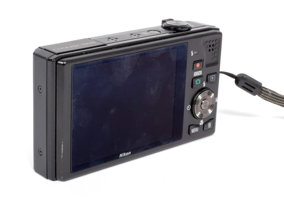 Nikon Coolpix S8000 advanced compact digital camera + battery +